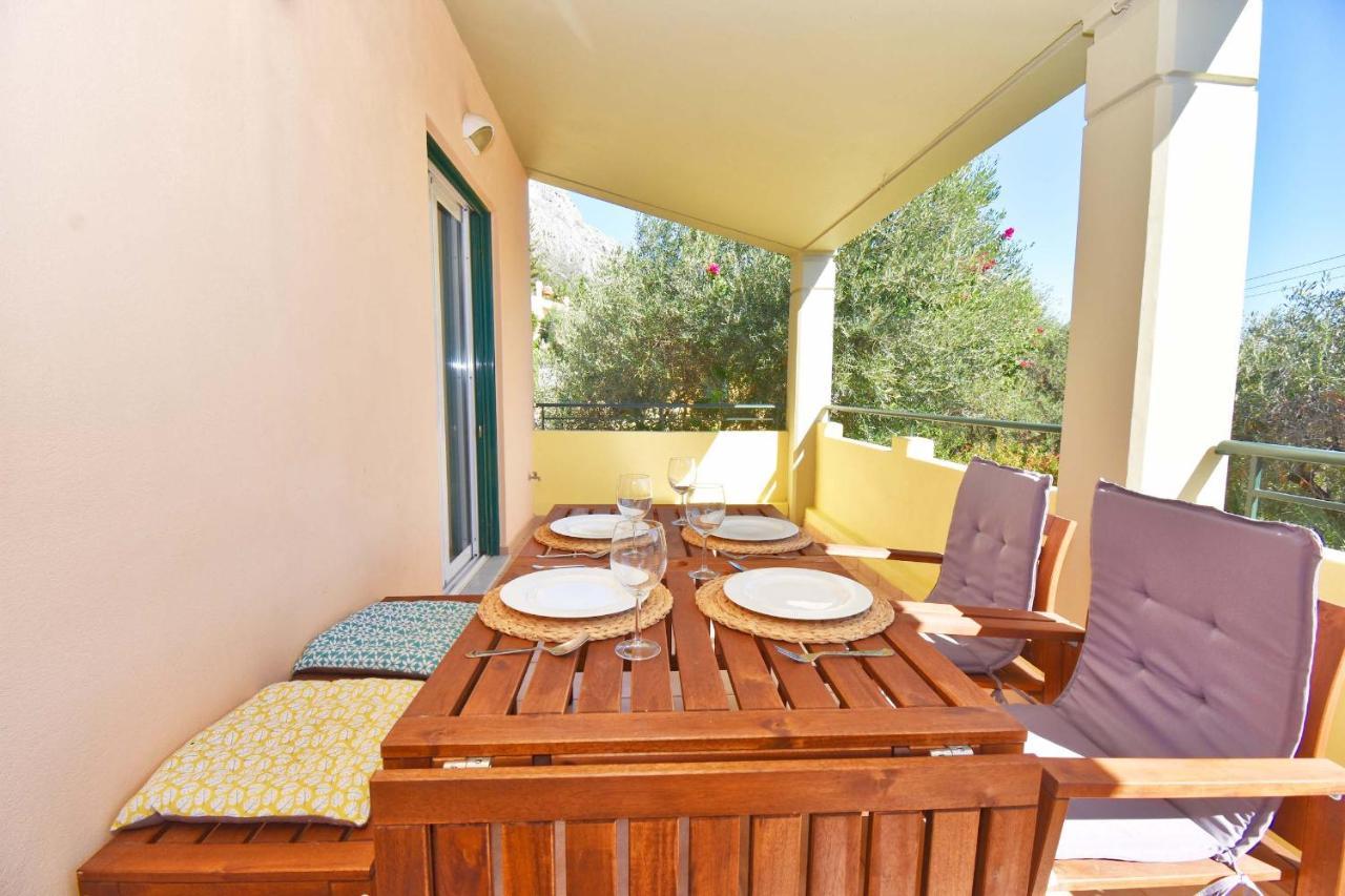 Pebbles And Sea At Barbati With Shared Pool Apartment Bagian luar foto